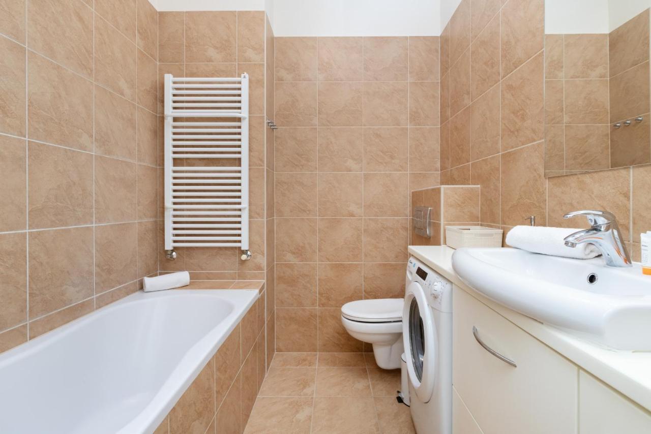 Remote Work Friendly With 1 Bedroom In Gdansk-wrzeszcz By Renters Apartment *